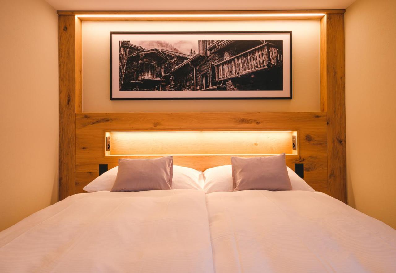 Hotel Tannenhof Zermatt Bagian luar foto