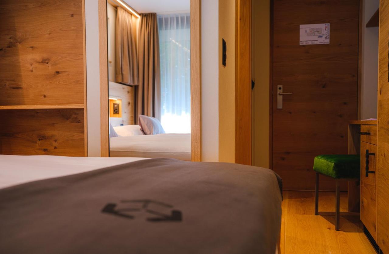 Hotel Tannenhof Zermatt Bagian luar foto