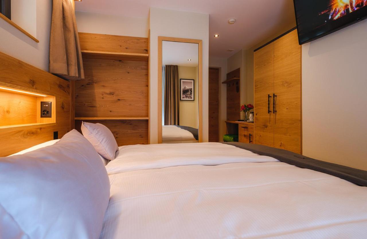 Hotel Tannenhof Zermatt Bagian luar foto