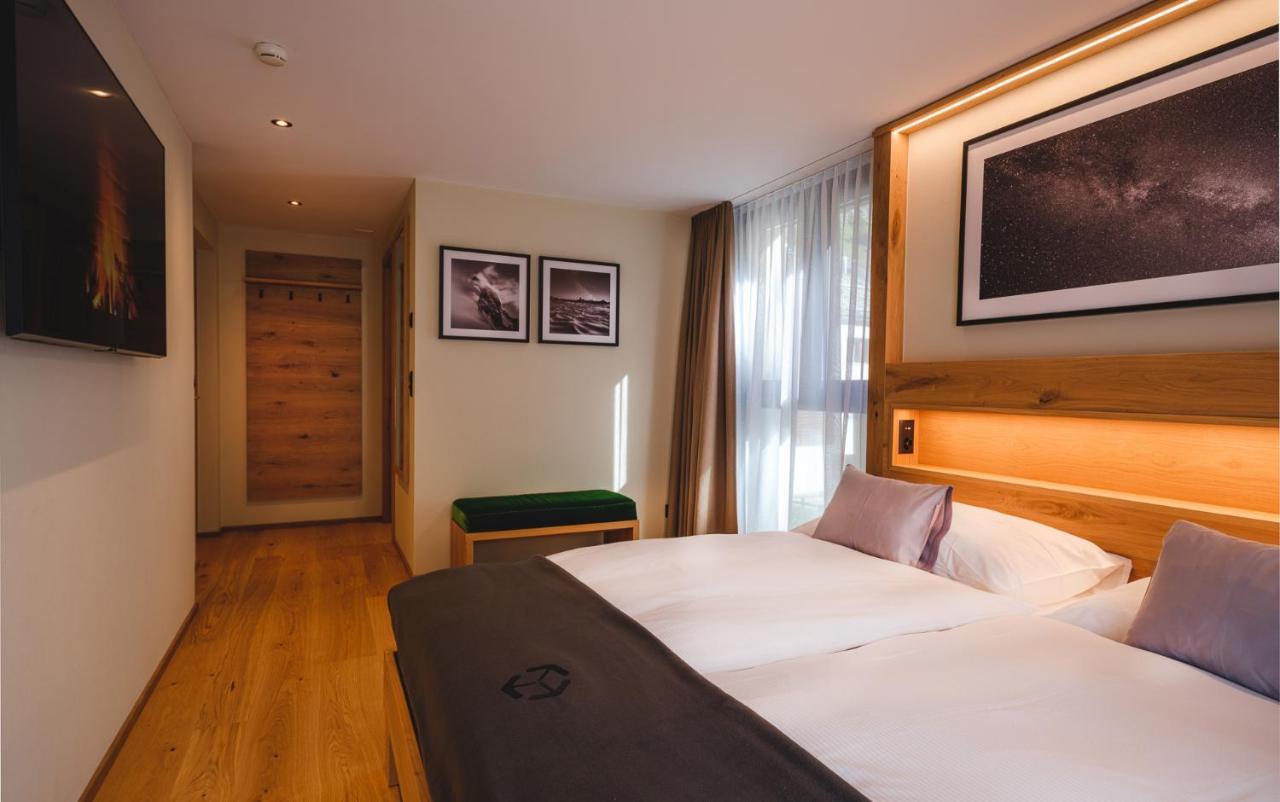 Hotel Tannenhof Zermatt Bagian luar foto