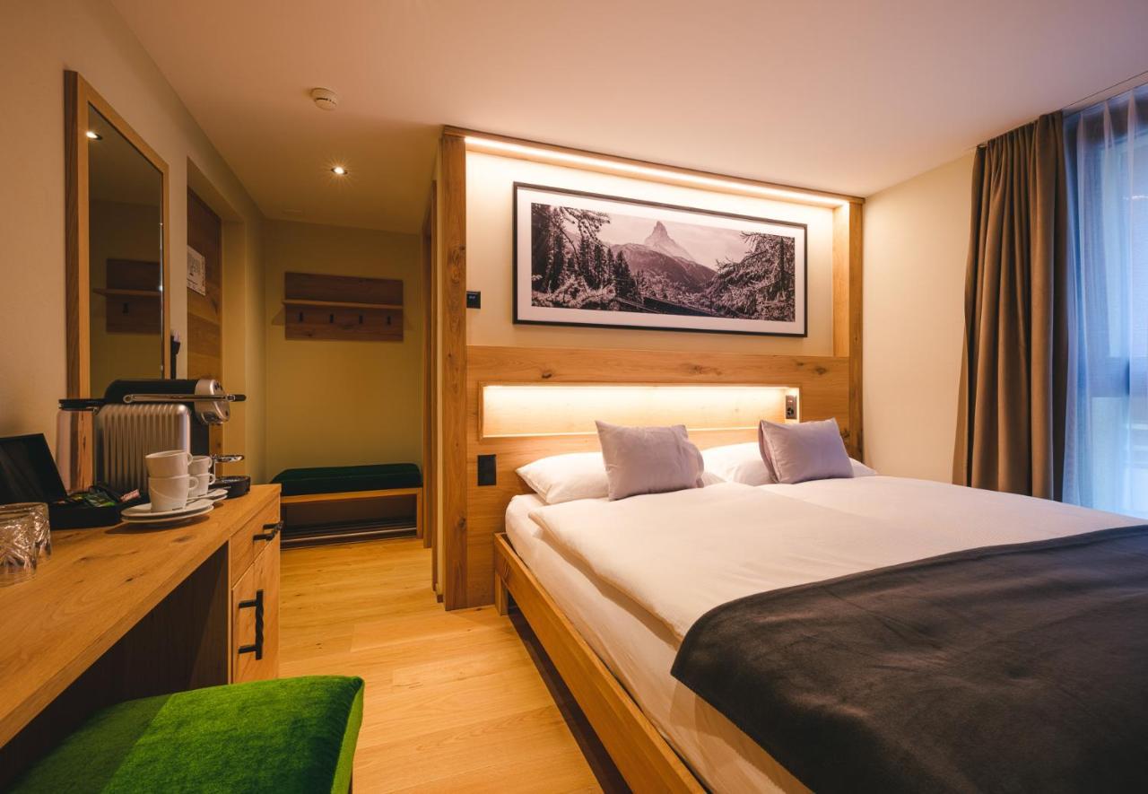 Hotel Tannenhof Zermatt Bagian luar foto