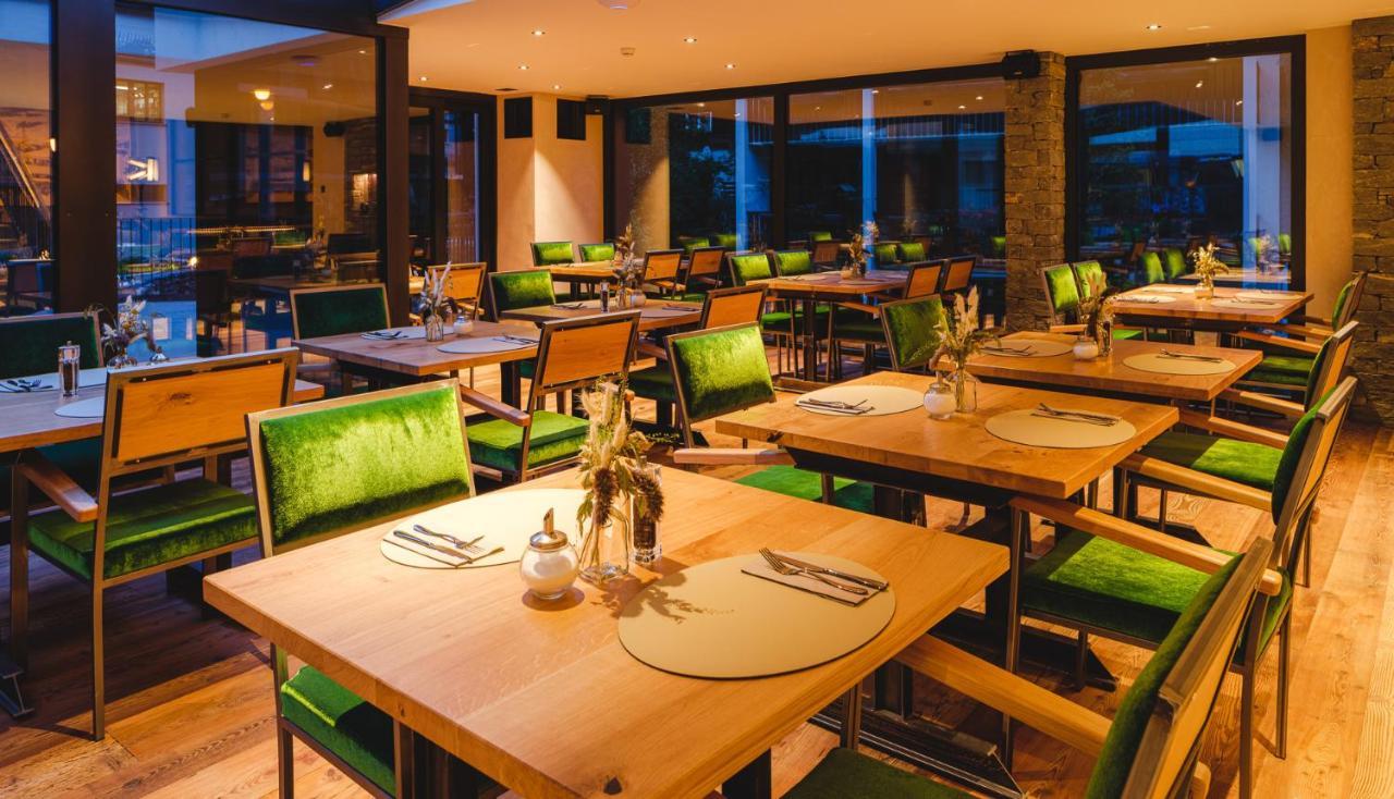Hotel Tannenhof Zermatt Bagian luar foto